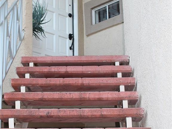4th image of 23811 Del Monte Dr Unit 118