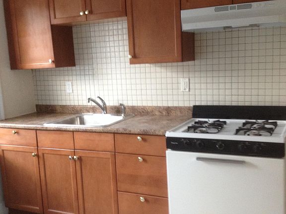 2nd image of 1516 Dixwell Ave Floor 3