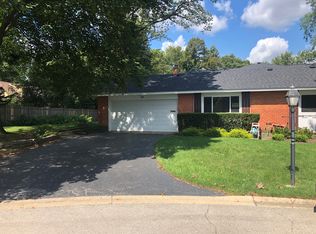 20 Saint George Dr, Rolling Meadows, IL 60008