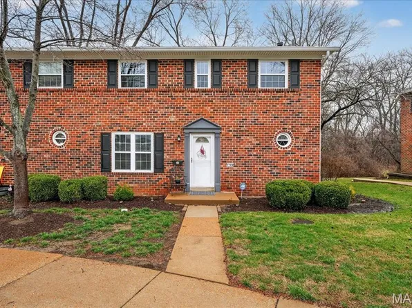 1104 Cantina Dr, Saint Louis, MO 63141