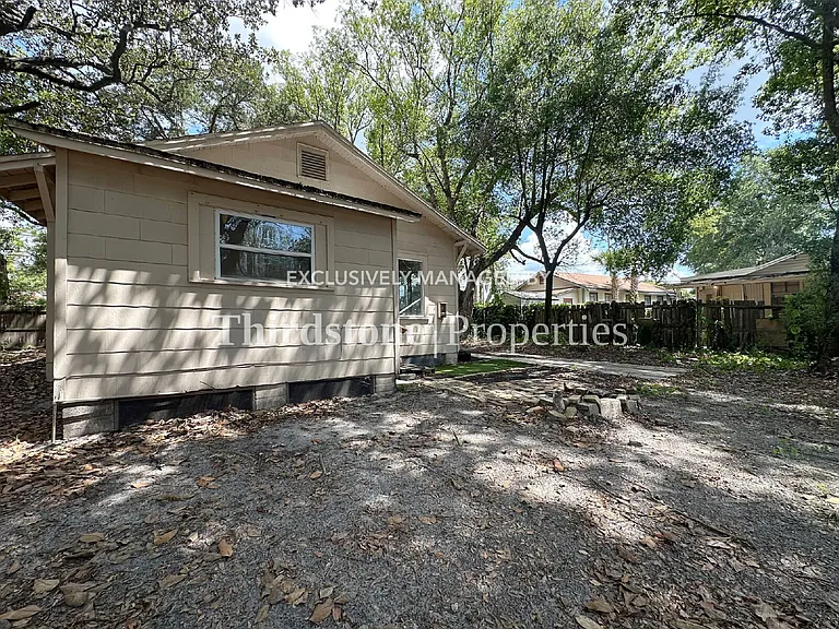 920 Alderside St — Photo 21