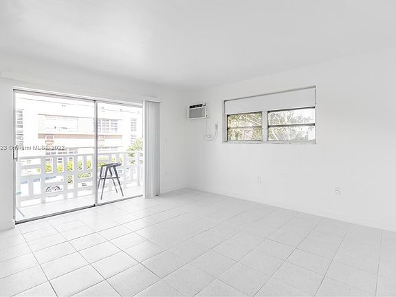 2nd image of 710 11th St APT 5