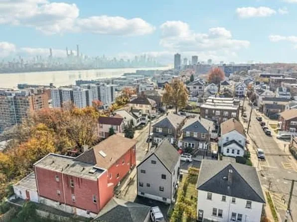 7 Laird Place image 12 of 48