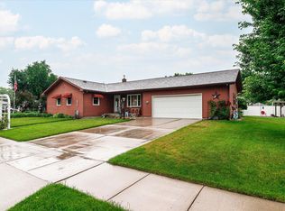 1003 S Elm St, La Crescent, MN 55947