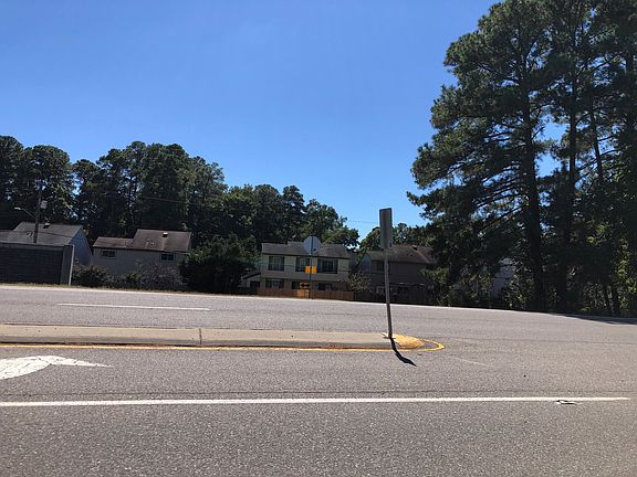 4th image of 840 Old Fort Eustis Blvd