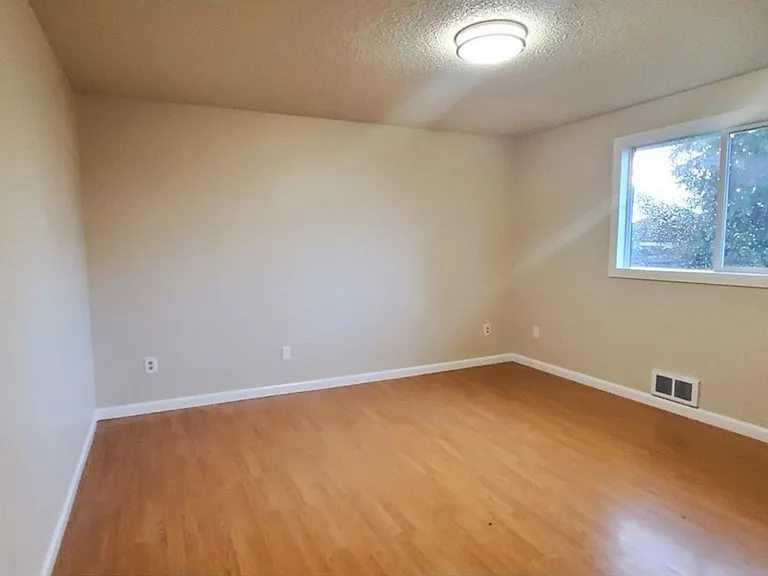 10047 Grove Rd SE — Photo 14