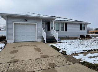 1125 Earl St, Pekin, IL 61554