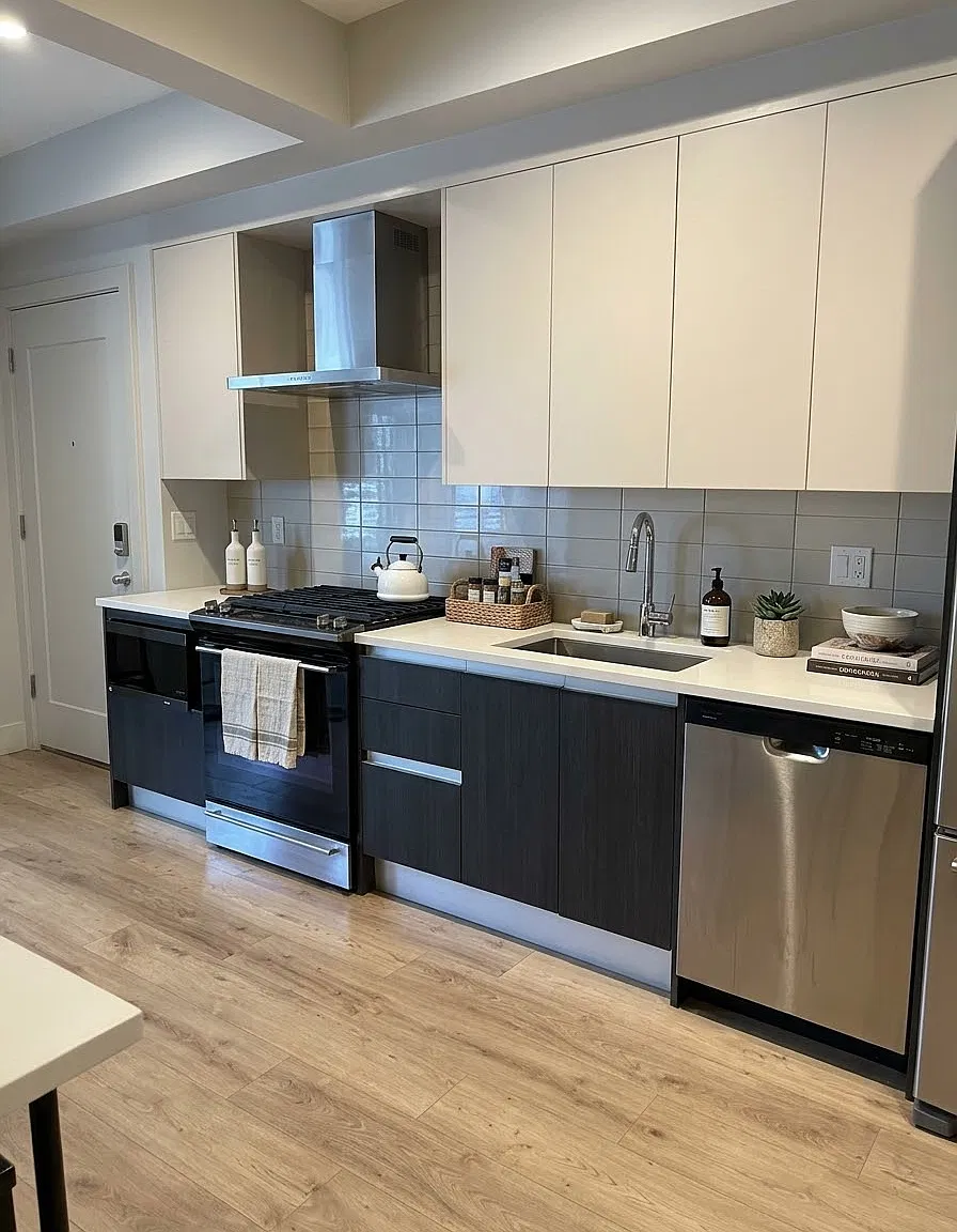 4 bed, 9999 sqft, $7,600 — Photo 4
