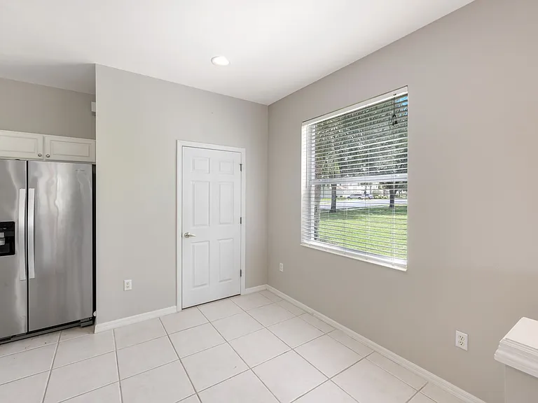 1088 Oxford Ln #48 — Photo 8