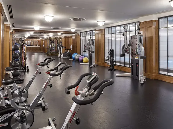 160 West 12th Street image 14 of 16