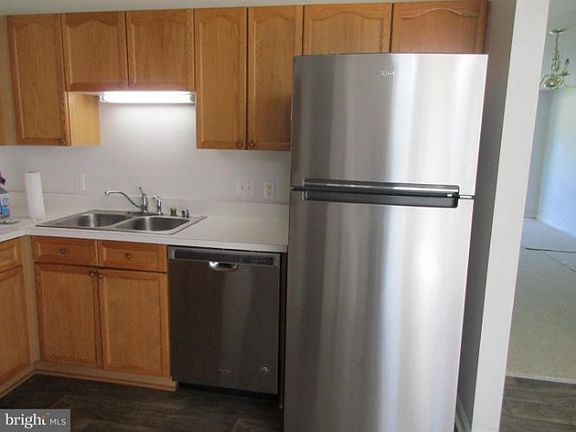 5th image of 4458 Greenwich Ct