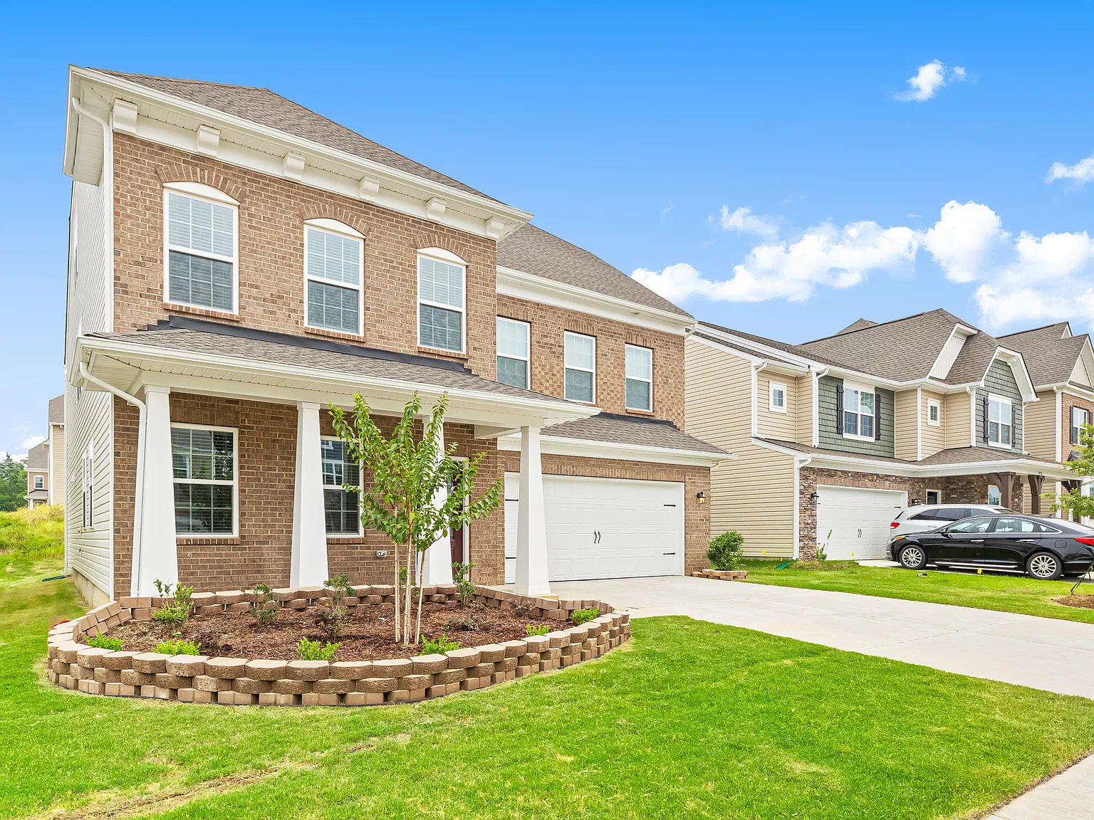 6 bed, 5.5 bath, 4068 sqft, $3,400 — Photo 3
