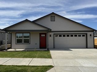 702 NE Rickenbacker Rd, Madras, OR 97741
