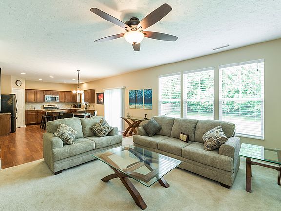 4th image of 8420 Welder Pl