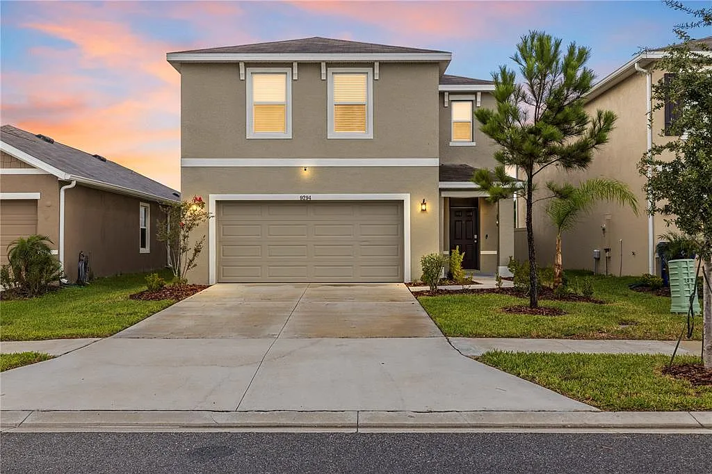 4 bed, 2.5 bath, 2260 sqft, $2,700 — Photo 1