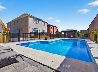 43 Pear Blossom Way, East Gwillimbury, ON L9N0T1