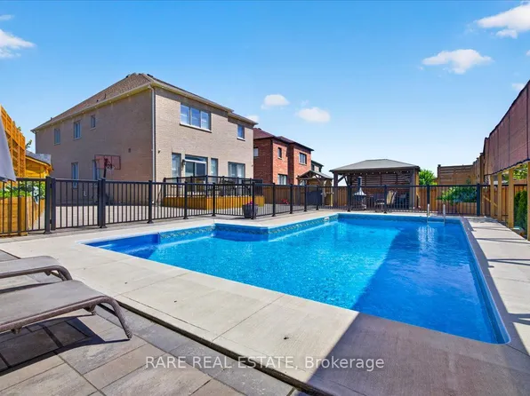 43 Pear Blossom Way, East Gwillimbury, ON L9N 0T1