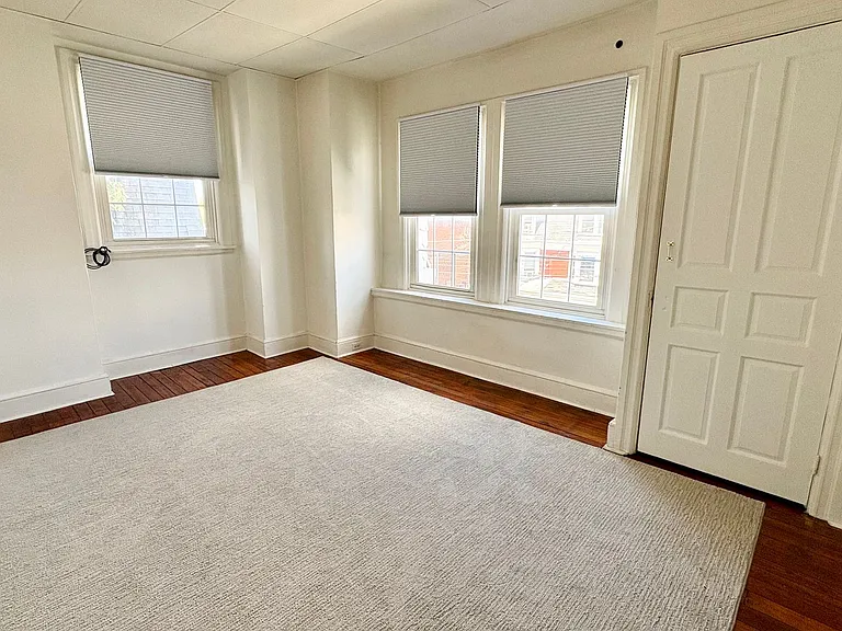 702 W King St-LDP — Photo 8