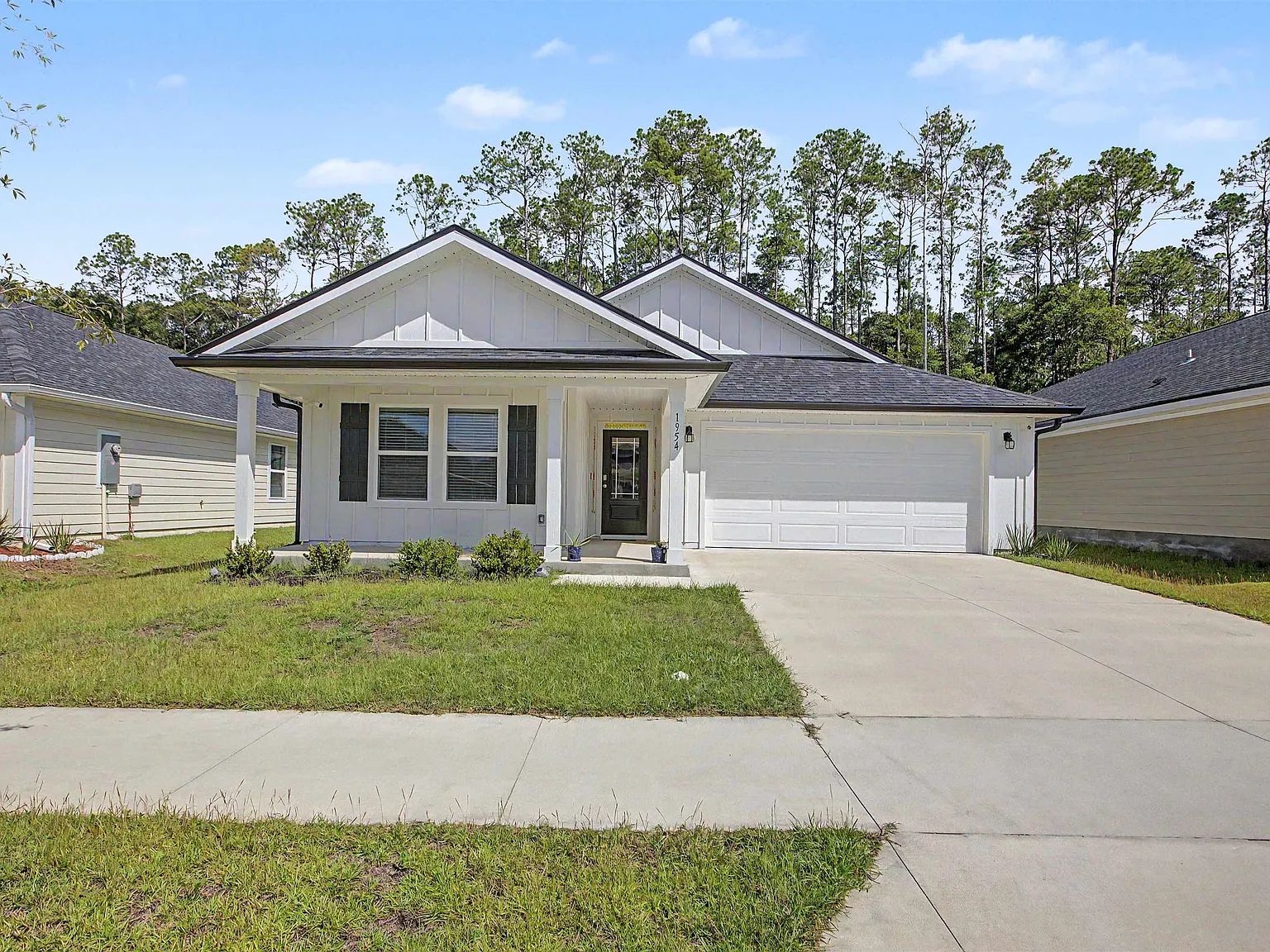 5 bed, 3.0 bath, 2012 sqft, $2,995 — Photo 2