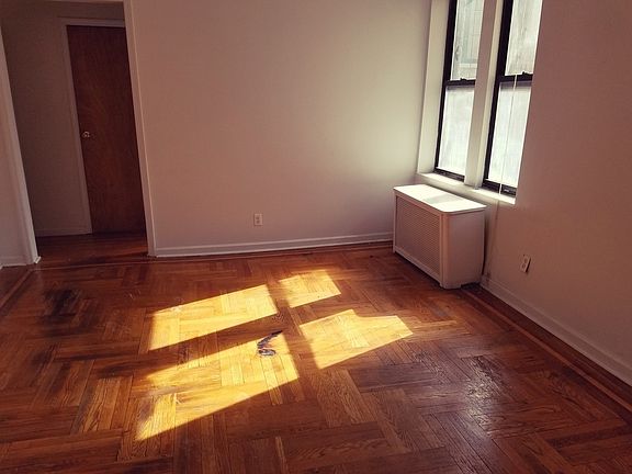 3rd image of 3820 Waldo Ave
