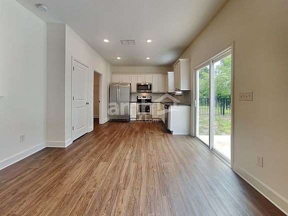 5th image of 8498 Highfield Ave