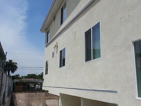 4th image of 215 E 120th St #1