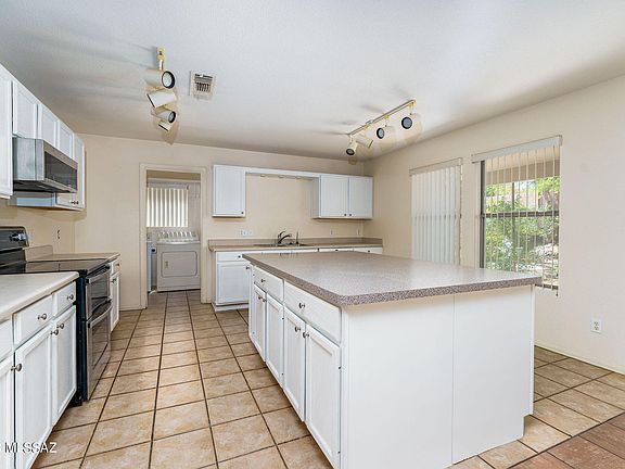 3rd image of 3477 N Crystal Hill Ave
