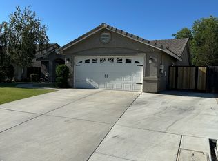 12615 Grand Teton Dr, Bakersfield, CA 93312