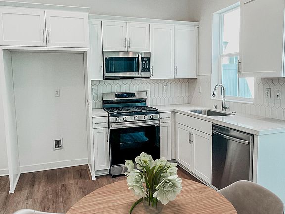 2nd image of 2442 E Encanto Paseo