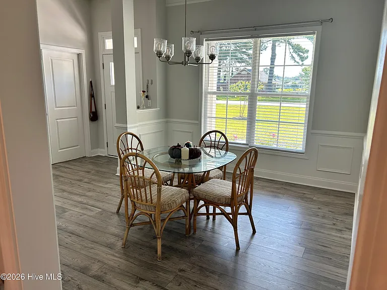 1217 Pelican Dr — Photo 2