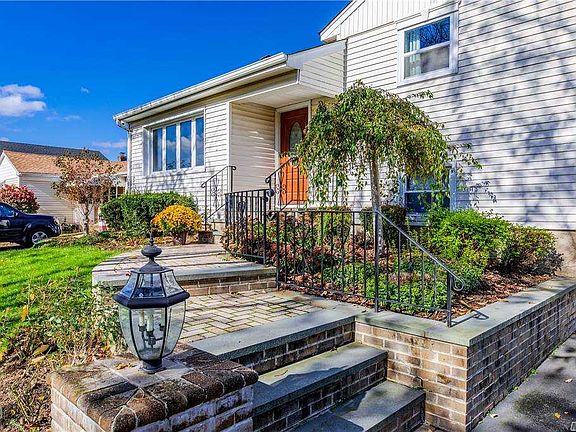 3rd image of 2647 Flower St
