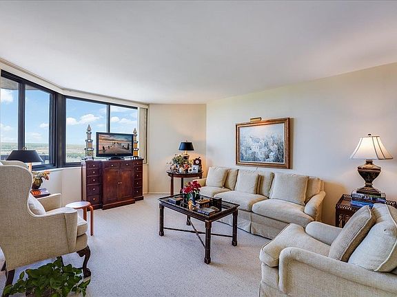 4th image of 1510 Harmon Cove Tower
