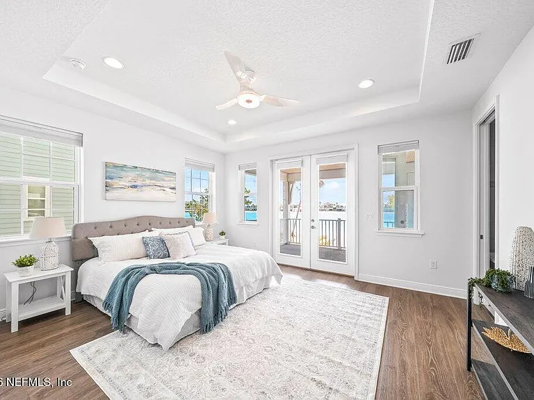 457 Marquesa Cir — Photo 35