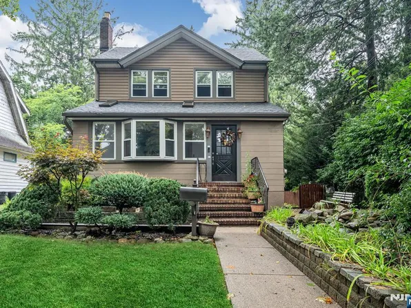 1150 Margaret St, Teaneck, NJ 07666