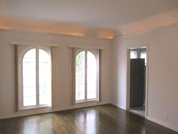 2nd image of 1105 Mound Ave #6