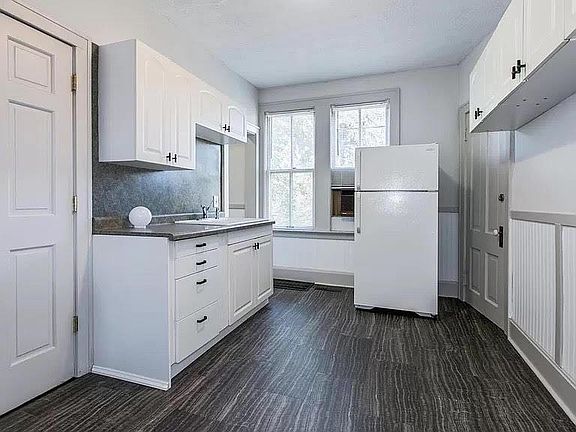 4th image of 851 Englewood Ave #1