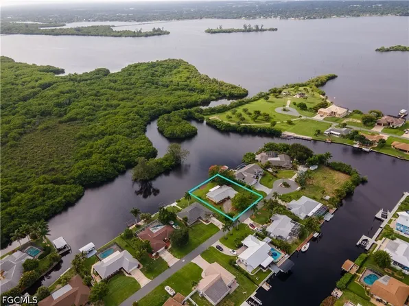 2160 Channel Way, North Fort Myers, FL 33917
