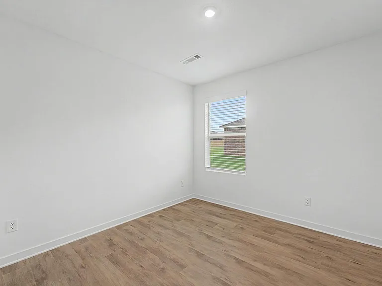 541 Nevada St — Photo 12