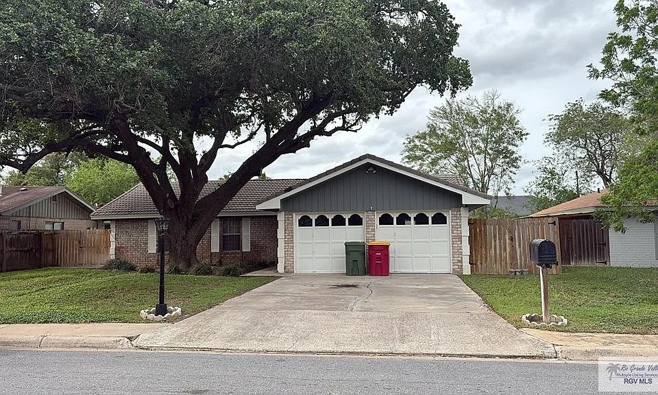 15 Sunnyside Ln