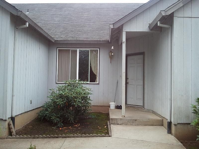 2nd image of 190 Bridlewood Ln