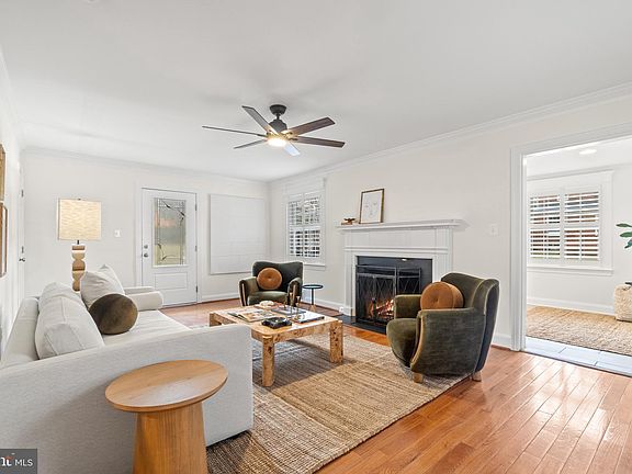 3rd image of 2506 Valley Dr