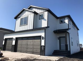 8044 Goldfinch Dr, Horace, ND 58047