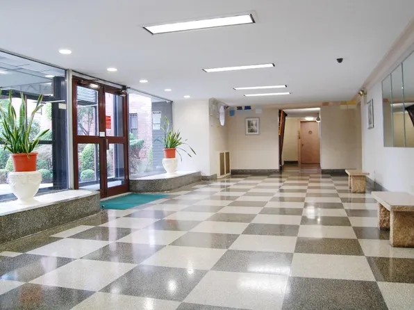 1119 Ocean Parkway image 10 of 11