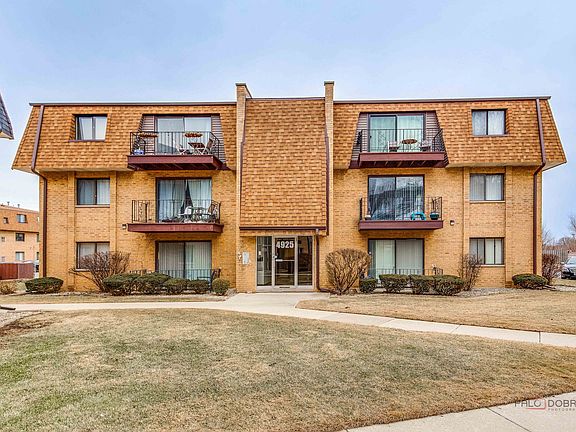 2nd image of 4925 W 109th St APT 101