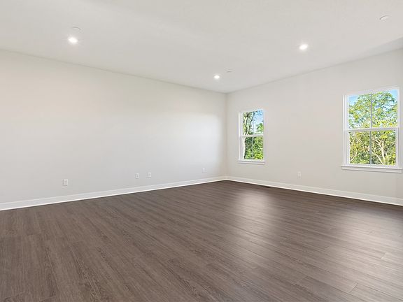 4th image of 3007 Curtis Cir
