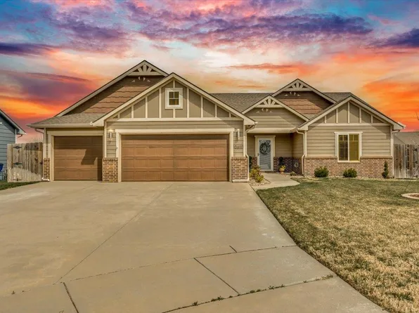 10610 W Greenfield Cir, Wichita, KS 67215