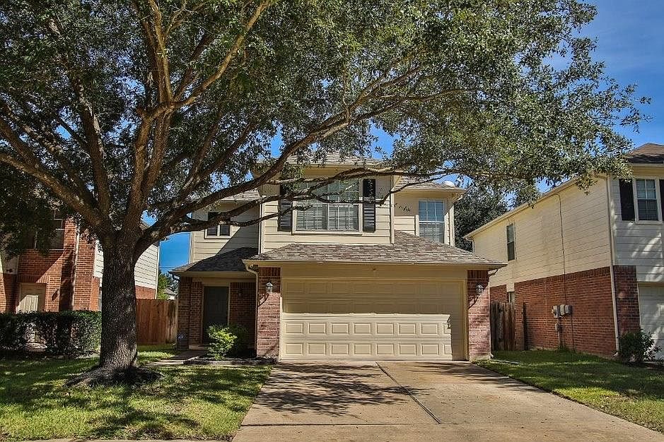 1st image of 1023 Willow West Dr