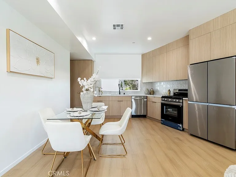 2515 Alsace Ave — Photo 9