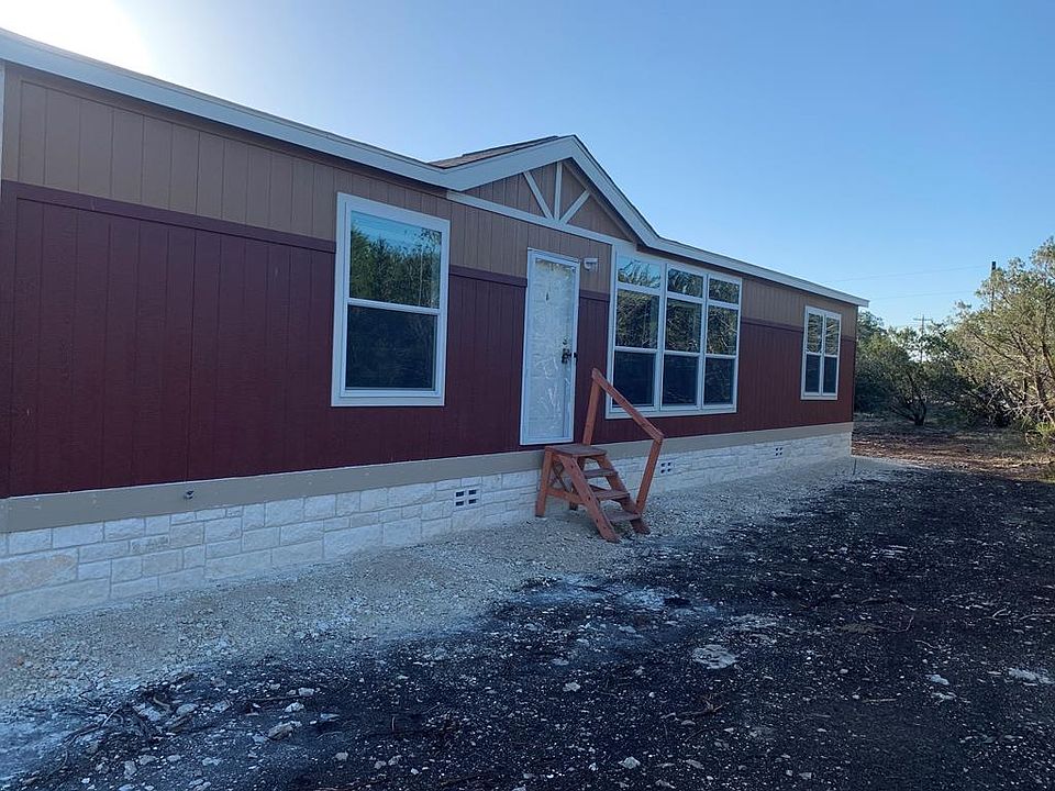 1st image of 120 Kerrville South Dr