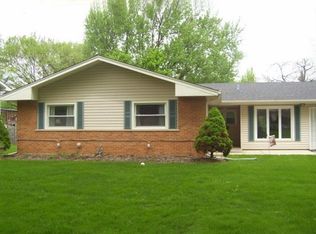 21W360 Ahlstrand Rd, Lombard, IL 60148